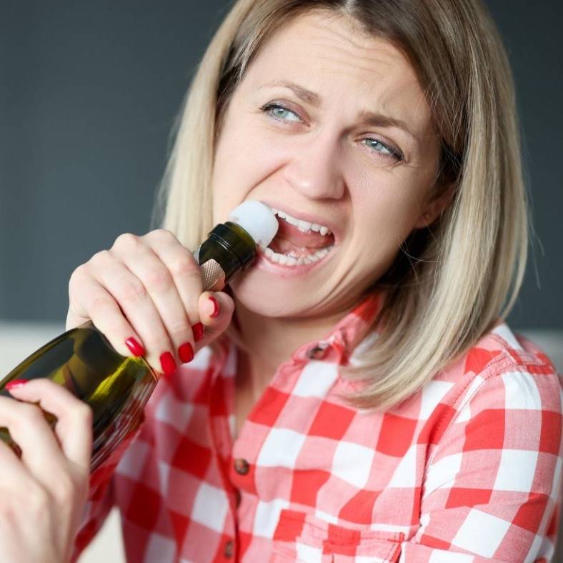 Avoid biting hard objects such as ice or pens to prevent damage
